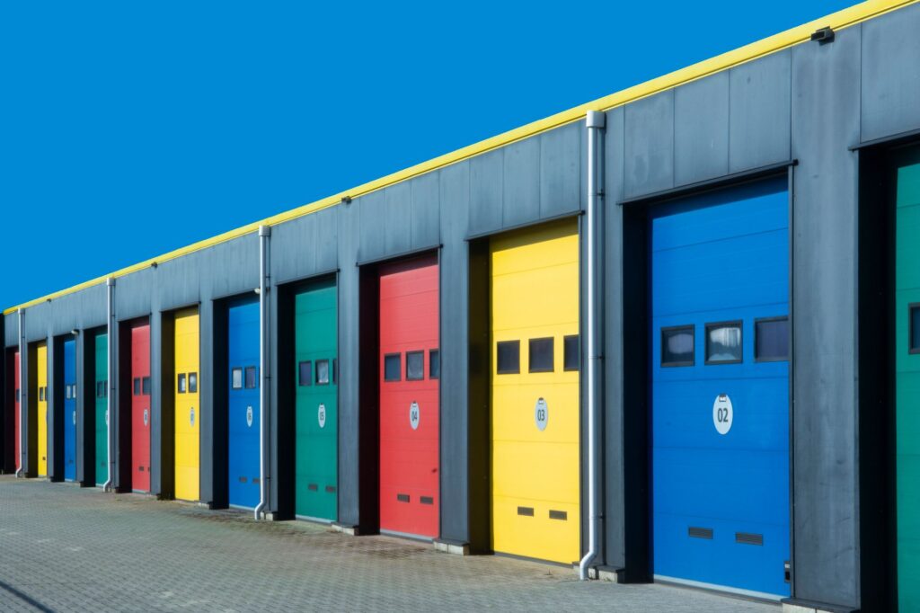 Isolation des portes de garage — installation porte de garage isolée
