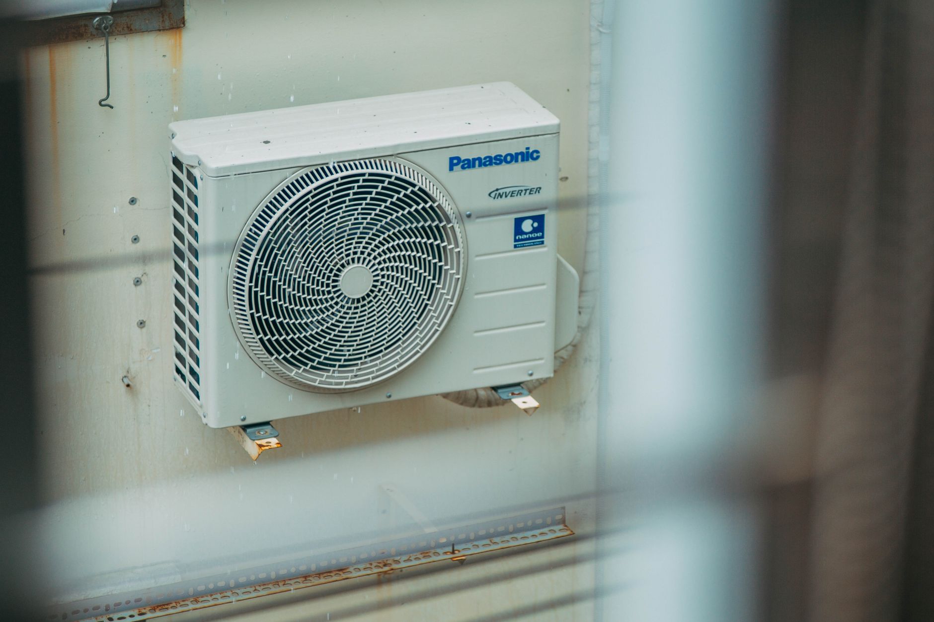 VMC double flux décentralisée : fonctionnement, principe pièce par pièce et différences avec la VMC centralisée — installation système VMC double flux décentralisée
