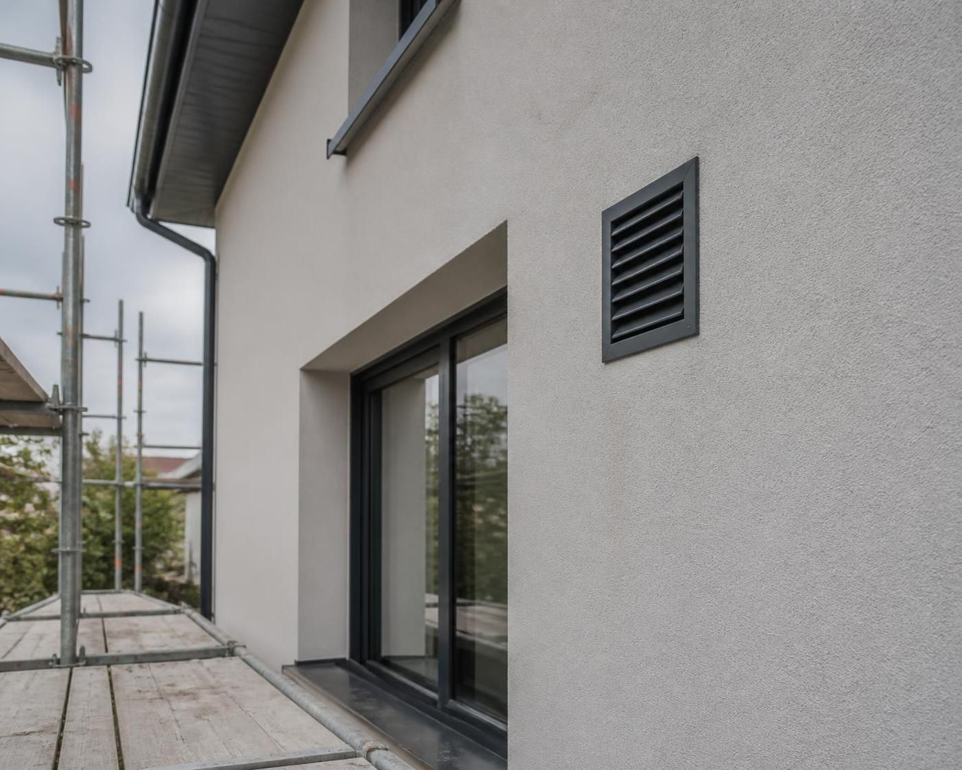 découvrez comment choisir la grille de ventilation idéale parmi les modèles muraux, ronds et en inox pour assurer une bonne circulation de l'air et un design adapté à votre intérieur.